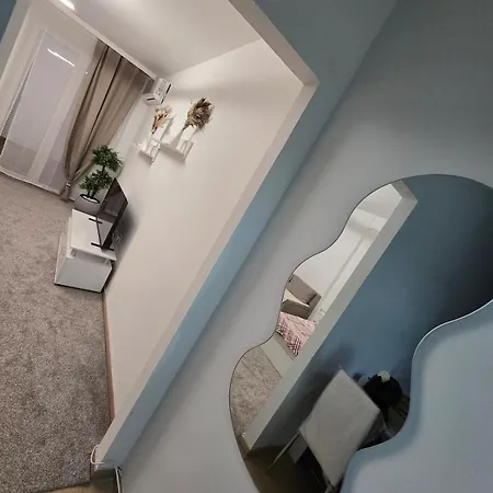 Апартаменти Bright & Cozy Home,